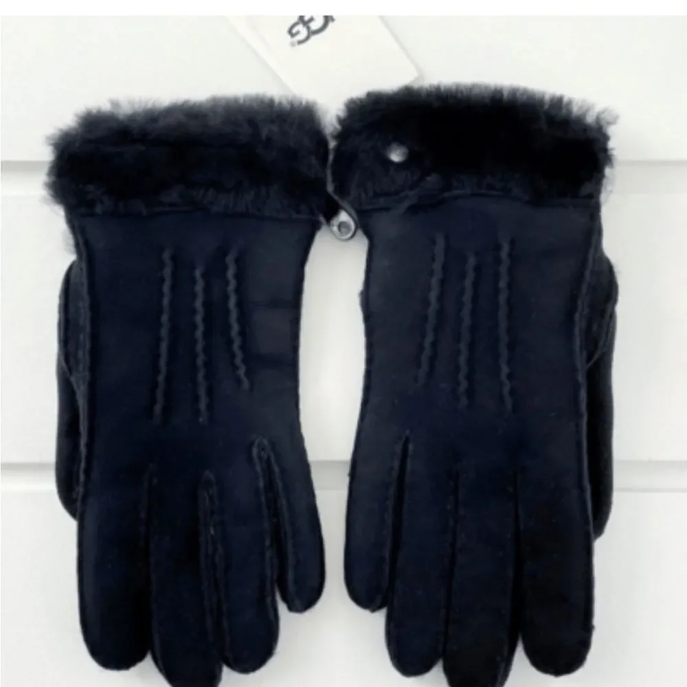 Ugg Classic Tasman Shearling Gloves